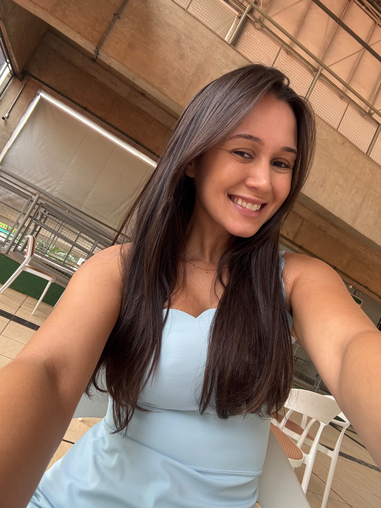 Andressa sorrindo durante sua rotina